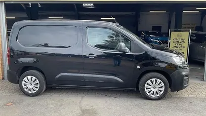Used Citroën Berlingo 75 HP (55 kW) 2019 Black MPV