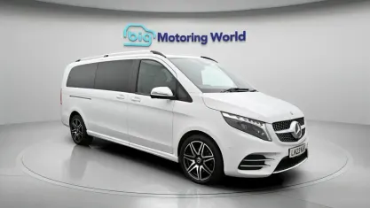 Used Mercedes V300 AMG line 237 HP (174 kW) 2023 White MPV
