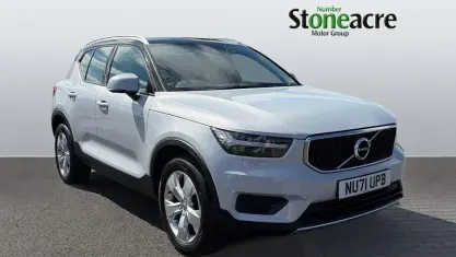 Used Volvo XC40 Momentum 163 HP (119 kW) 2022 Silver SUV
