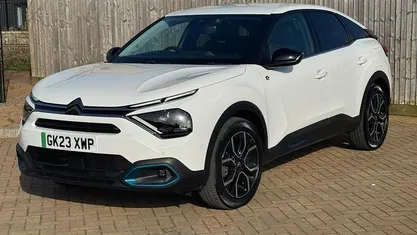 Usado Citroën e-C4 Shine 100 kW (136 HP) 2023 Citadino
