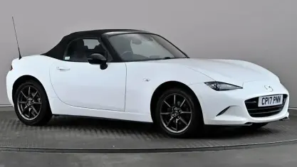 Used Mazda MX5 Inclusive 131 HP (96 kW) 2017 White Cabriolet