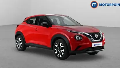 Käytetty Nissan Juke Acenta 114 HP (83 kW) 2023 Punainen Katumaasturi
