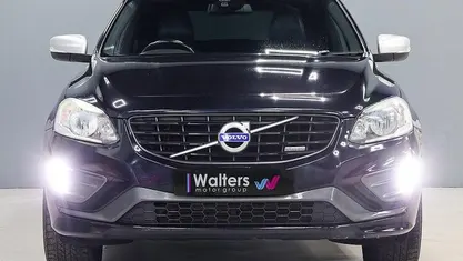 Begagnad Volvo XC60 R-Design 181 HK (133 kW) 2015 Svart SUV