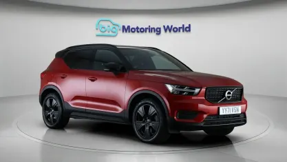Used Volvo XC40 Plus 211 HP (155 kW) 2021 Red SUV