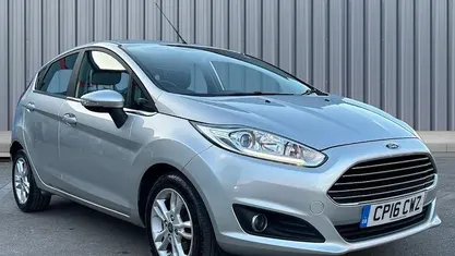 Used Ford Fiesta Zetec 75 HP (55 kW) 2016 Silver Hatchback
