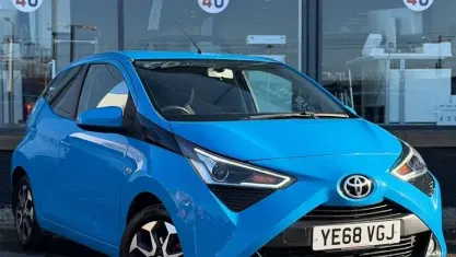 Used Toyota Aygo X-plore 71 HP (52 kW) 2018 Blue Hatchback