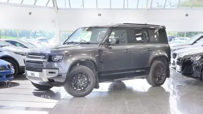 Used Land Rover Defender Dynamic 300 HP (220 kW) 2023 Grey SUV