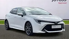 White Used 2021 Toyota Corolla Hatchback | £15,900 (Fair price)