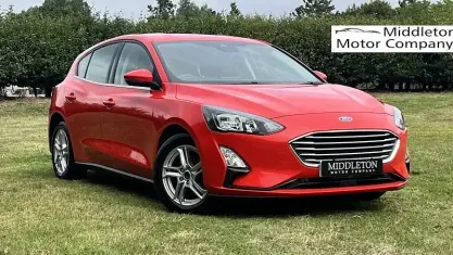 Used Ford Focus Zetec 120 HP (88 kW) 2021 Red Hatchback