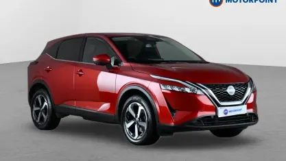 Used Nissan Qashqai N-Connecta 140 HP (102 kW) 2023 Red SUV