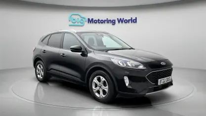 Begagnad Ford Kuga Zetec 120 HK (88 kW) 2021 Svart SUV