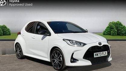 Usado Toyota Yaris Hybrid Sport 116 CV (85 kW) 2022 Blanco Utilitario