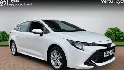 Used Toyota Corolla 122 HP (89 kW) 2022 White Estate