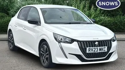 Used Peugeot 208 Active+ 102 HP (75 kW) 2023 White Hatchback