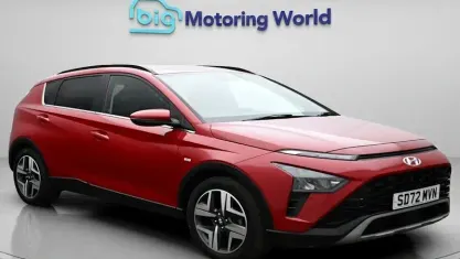 Begagnad Hyundai Bayon Premium 101 HK (74 kW) 2023 Röd SUV