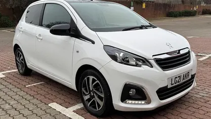 Used Peugeot 108 Allure 72 HP (52 kW) 2021 White Hatchback