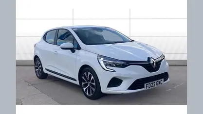 Used Renault Clio V Iconic 90 HP (66 kW) 2022 Hatchback