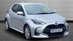 Silver Used 2023 Toyota Yaris Hybrid Hatchback | £16,599 (Good price)