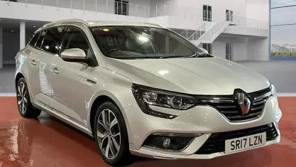 Used Renault Mégane GrandTour Dynamique 110 HP (80 kW) 2017 Silver Estate