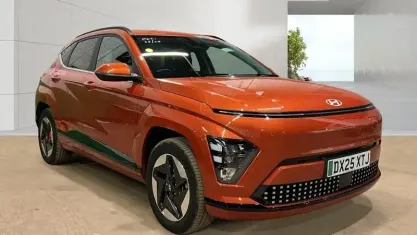 Used Hyundai Kona Advanced 114 kW (156 HP) 2025 Orange SUV