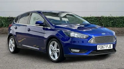 Used Ford Focus Zetec 125 HP (91 kW) 2017 Blue Hatchback
