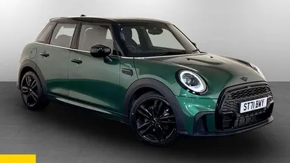 Used Mini Cooper Hatch 136 HP (100 kW) 2021 Hatchback