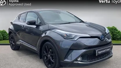Used Toyota C-HR 122 HP (89 kW) 2019 Decuma grey bitone SUV