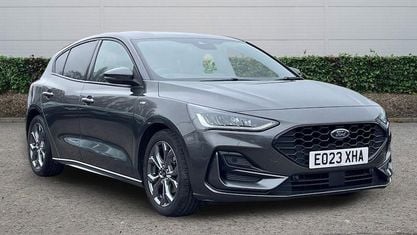 Second-hand Ford Focus ST-Line 125 CP (91 kW) 2023 Gri Hatchback