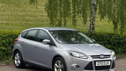 Begagnad Ford Focus Zetec 125 HK (91 kW) 2014 Halvkombi