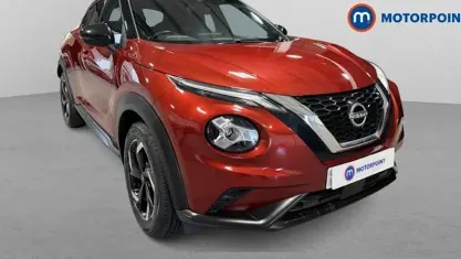 Usado Nissan Juke N-Connecta 114 HP (83 kW) 2023 Vermelho SUV