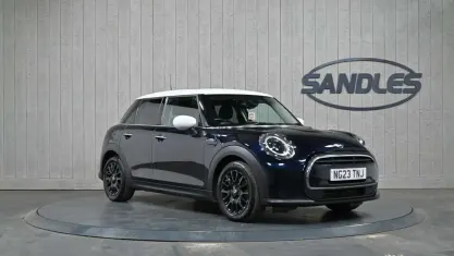 Used Mini Cooper Classic 136 HP (100 kW) 2022 Blue/black Hatchback