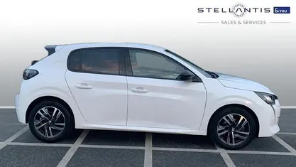 Used Peugeot 208 Allure+ 102 HP (75 kW) 2023 Hatchback