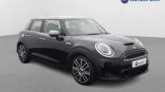 Black Used 2022 Mini Cooper S Exclusive Hatchback | £21,999 (Fair price)