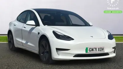 Used Tesla Model 3 Standard Range 180 kW (245 HP) 2021 White Sedan