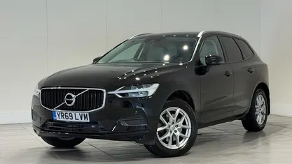 Used Volvo XC60 Momentum 250 HP (183 kW) 2019 Black SUV