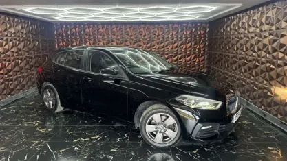 Begagnad BMW 116 Performance 116 HK (85 kW) 2020 Svart Halvkombi
