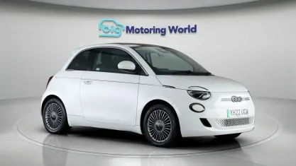 Używany Fiat 500e Icon 86 kW (118 KM) 2022 Biały Hatchback