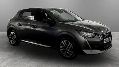 Używany Peugeot 208 Allure+ 102 KM (75 kW) 2023 Hatchback