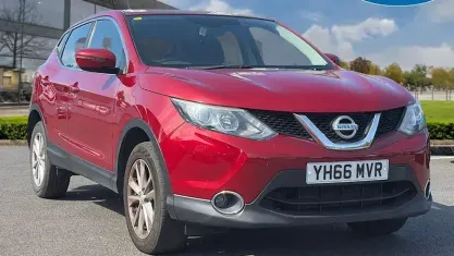 Used Nissan Qashqai Acenta 116 HP (85 kW) 2016 Red SUV