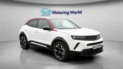 Used Vauxhall Mokka SRi 100 kW (136 HP) 2022 White SUV