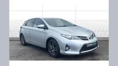 Silver Used 2015 Toyota Auris Hatchback | £8,396 (Fair price)
