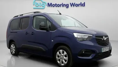 Used Vauxhall Combo Design Edition 100 kW (136 HP) 2023 Blue MPV