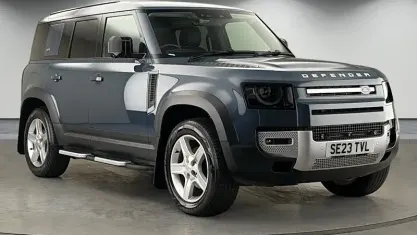 Used Land Rover Defender SE 250 HP (183 kW) 2023 Nebelquell blue SUV