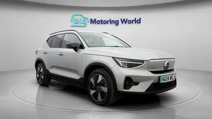Usado Volvo XC40 Plus 175 kW (238 HP) 2023 Prateado SUV