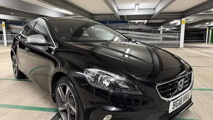 Used Volvo V40 R-Design 120 HP (88 kW) 2019 Hatchback