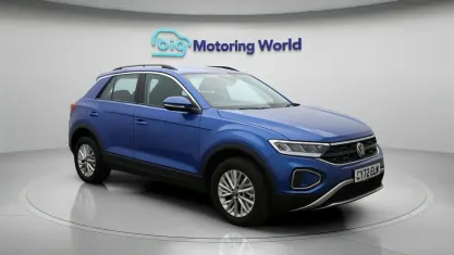 Używany VW T-Roc S 150 KM (110 kW) 2023 Niebieski SUV