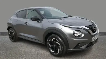 Usado Nissan Juke N-Connecta 114 CV (83 kW) 2023 Gris SUV