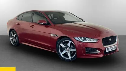 Used Jaguar XE R-Sport 180 HP (132 kW) 2019 Red Sedan