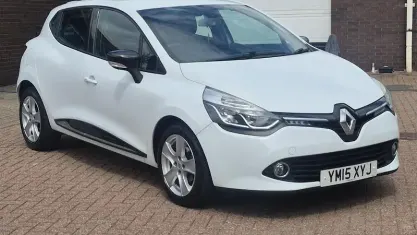 Used Renault Clio Dynamique 90 HP (66 kW) 2015 Hatchback