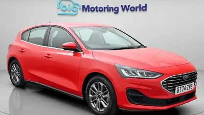 Used Ford Focus Titanium 125 HP (91 kW) 2024 Red Hatchback